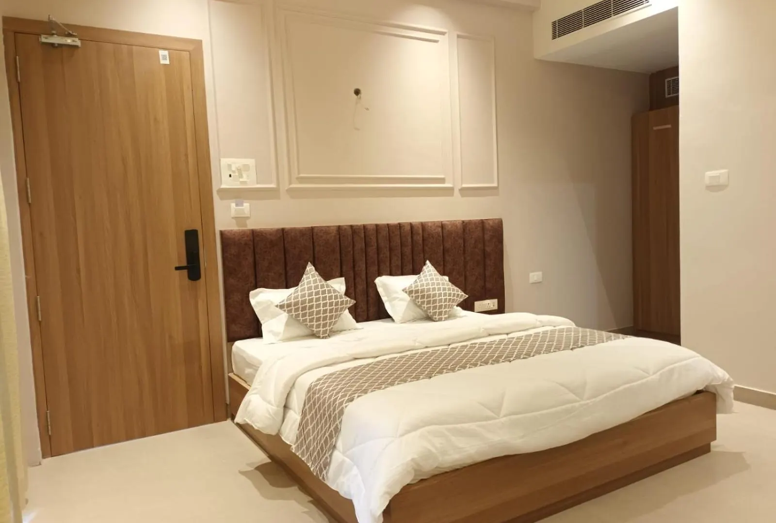 Hotel Divine Banaras By Resort Varanasi 4*,