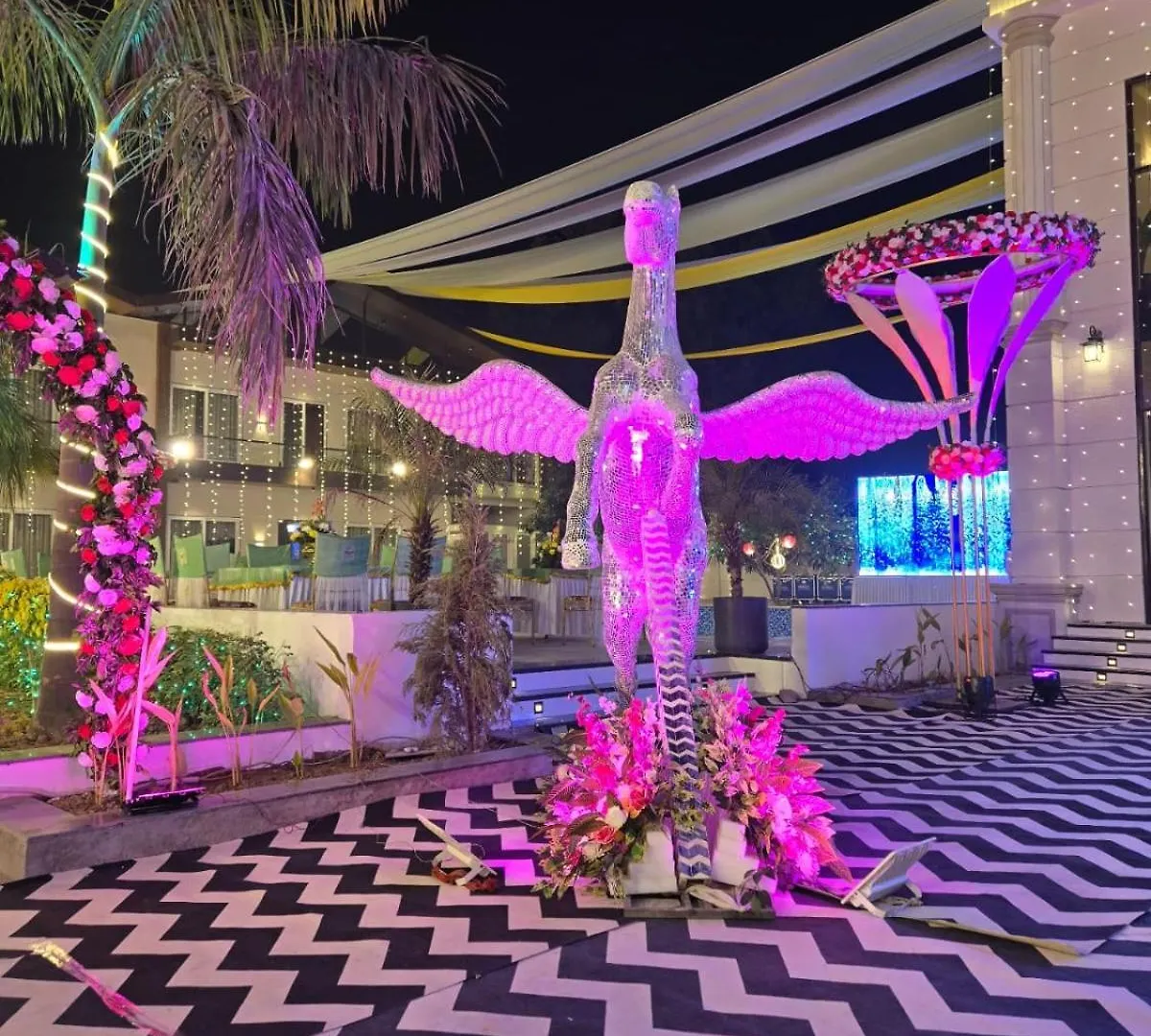 Hotel Divine Banaras By Resort Varanasi 4*,
