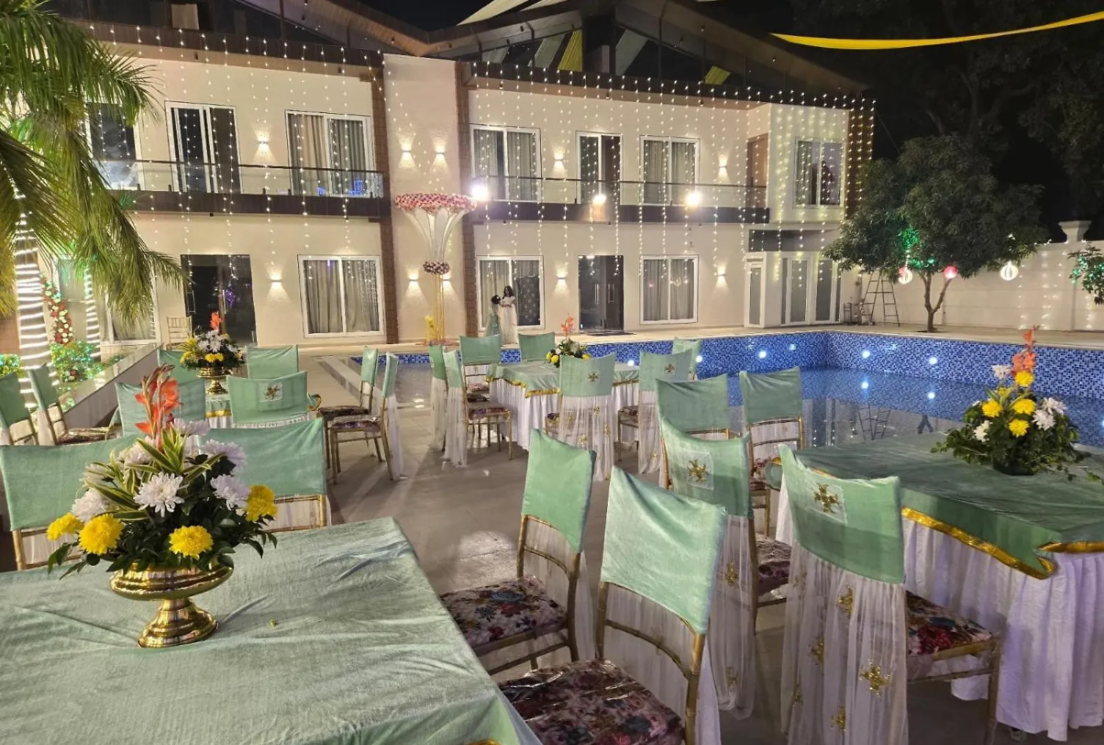 Hotel Divine Banaras By Resort Varanasi 4*,  India